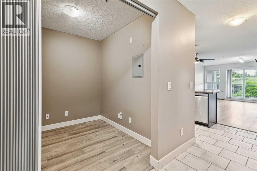 245, 35 Richard Court SW - photo 2