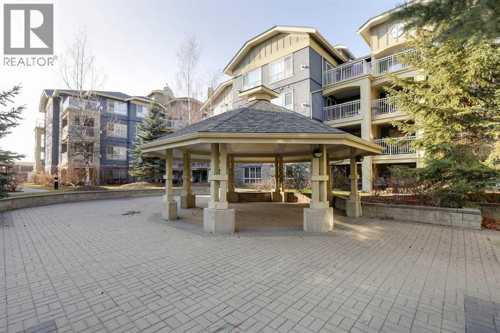 245, 35 Richard Court SW — photo 31
