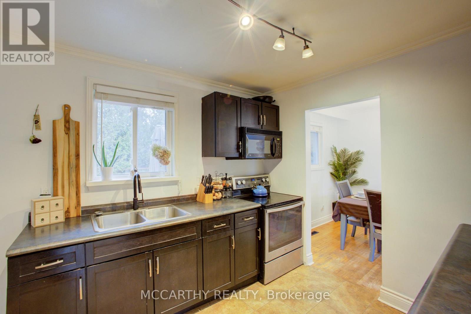 124 MURIEL STREET - 13