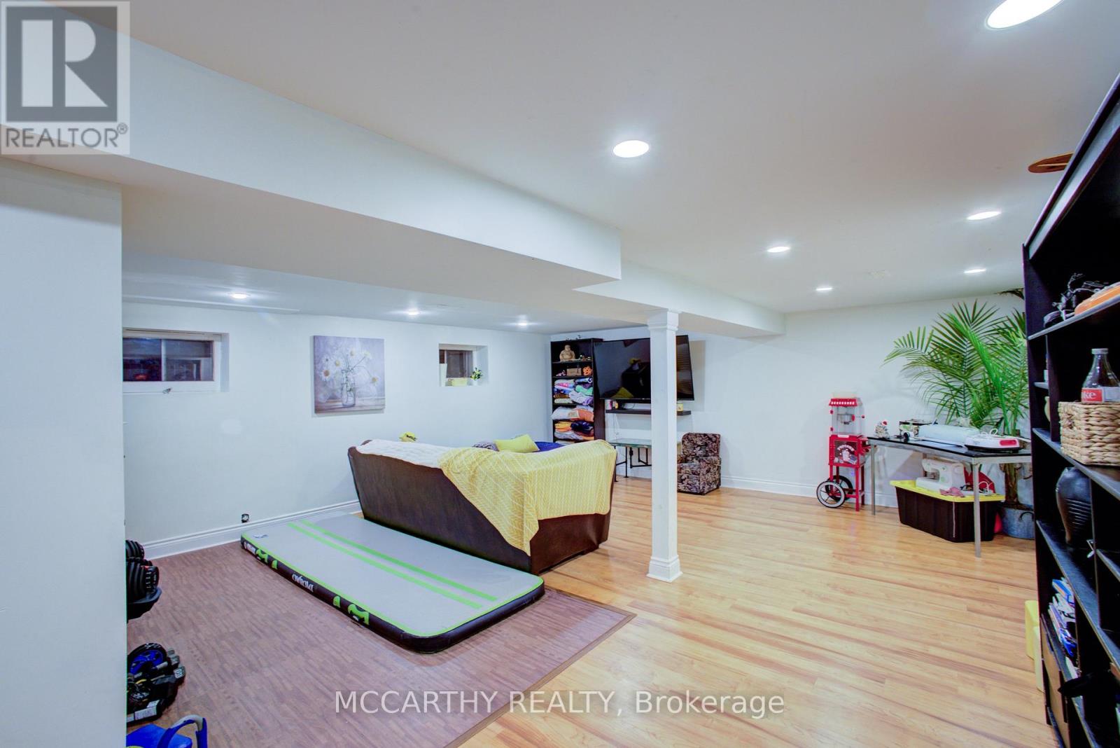124 MURIEL STREET - 21