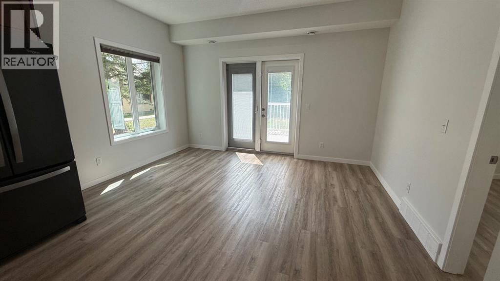 501 5 Street W - 12