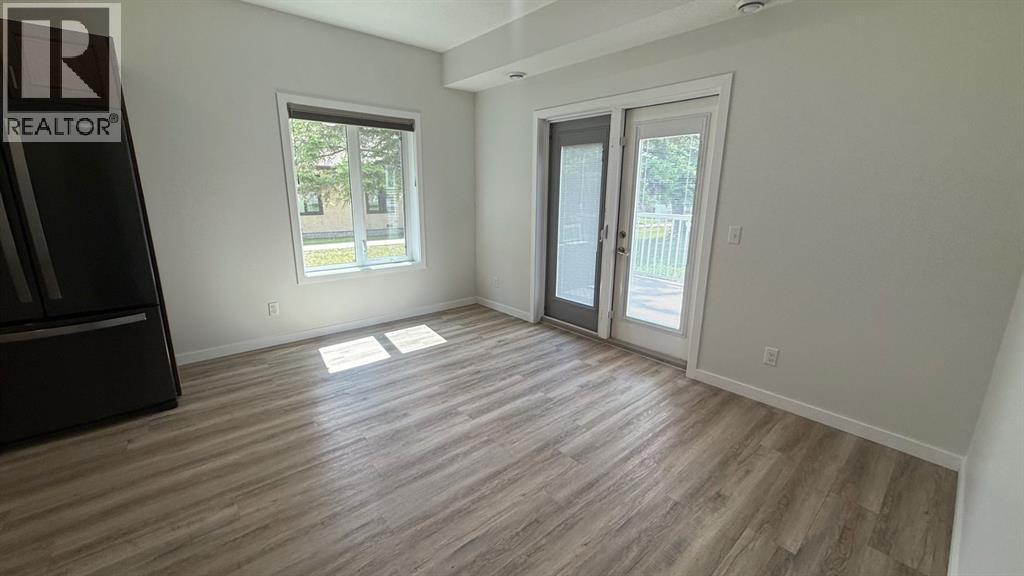 501 5 Street W - 13