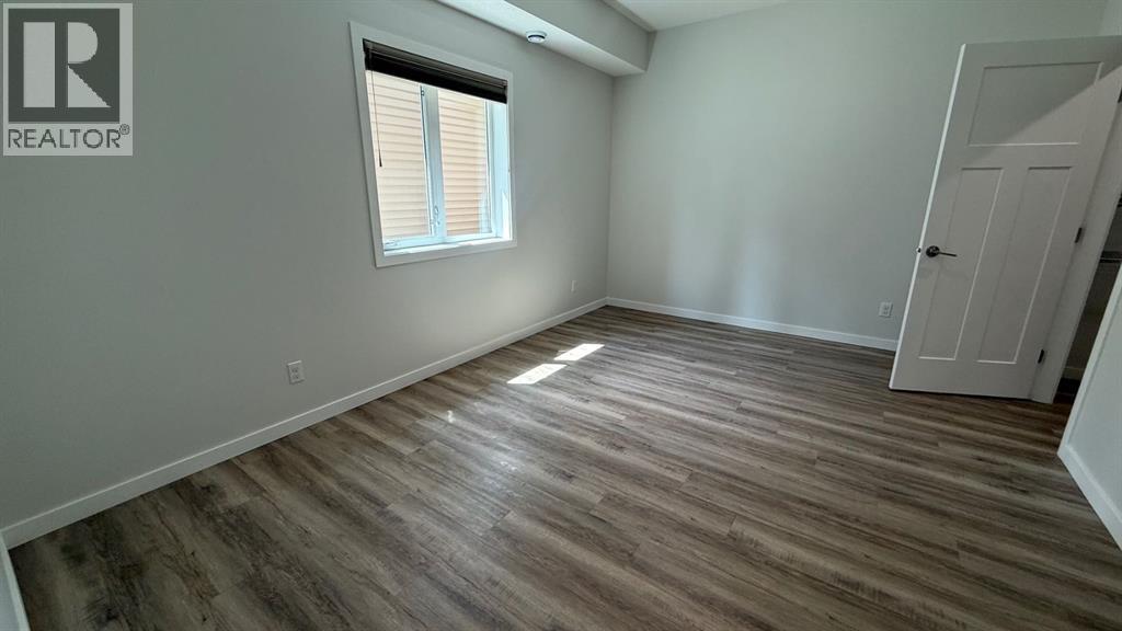 501 5 Street W - 16