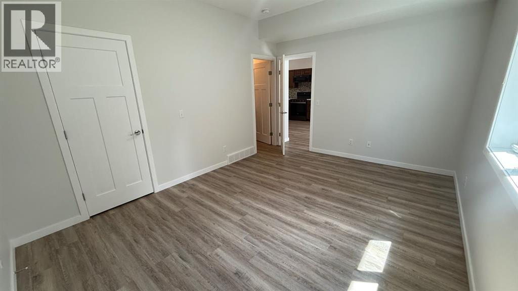 501 5 Street W - 17