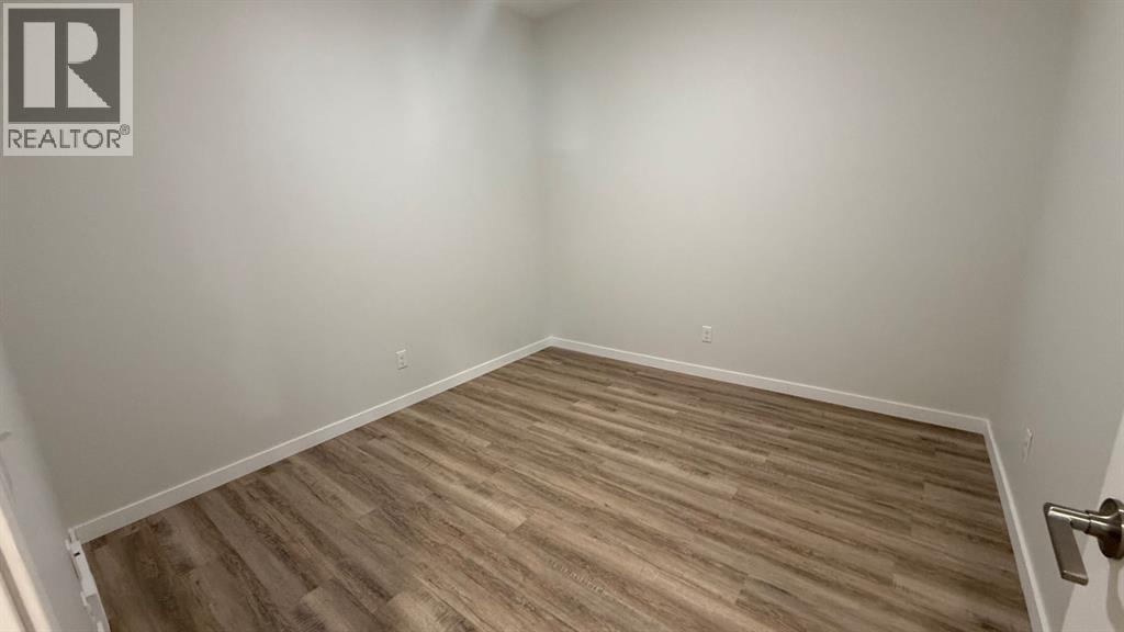 501 5 Street W - 28