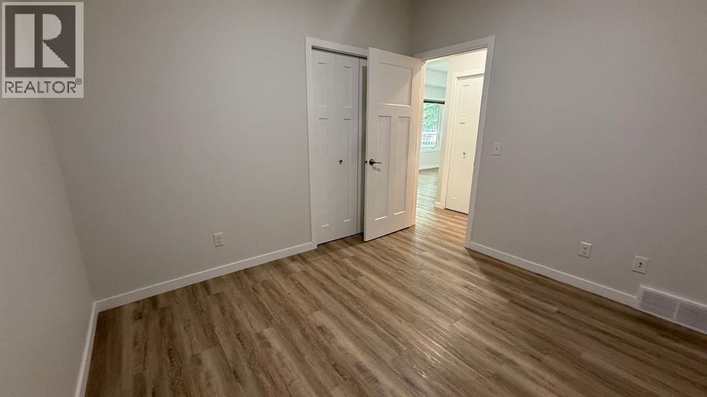 501 5 Street W - 29