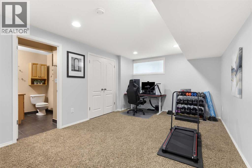 2395 Hawthorne Avenue NE — photo 29