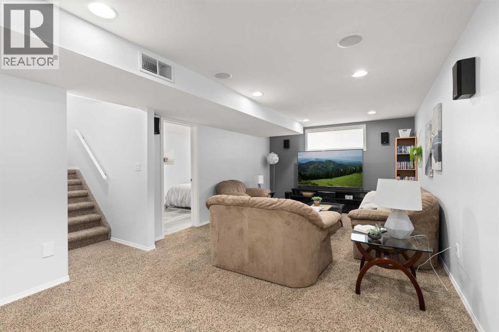 2395 Hawthorne Avenue NE — photo 30