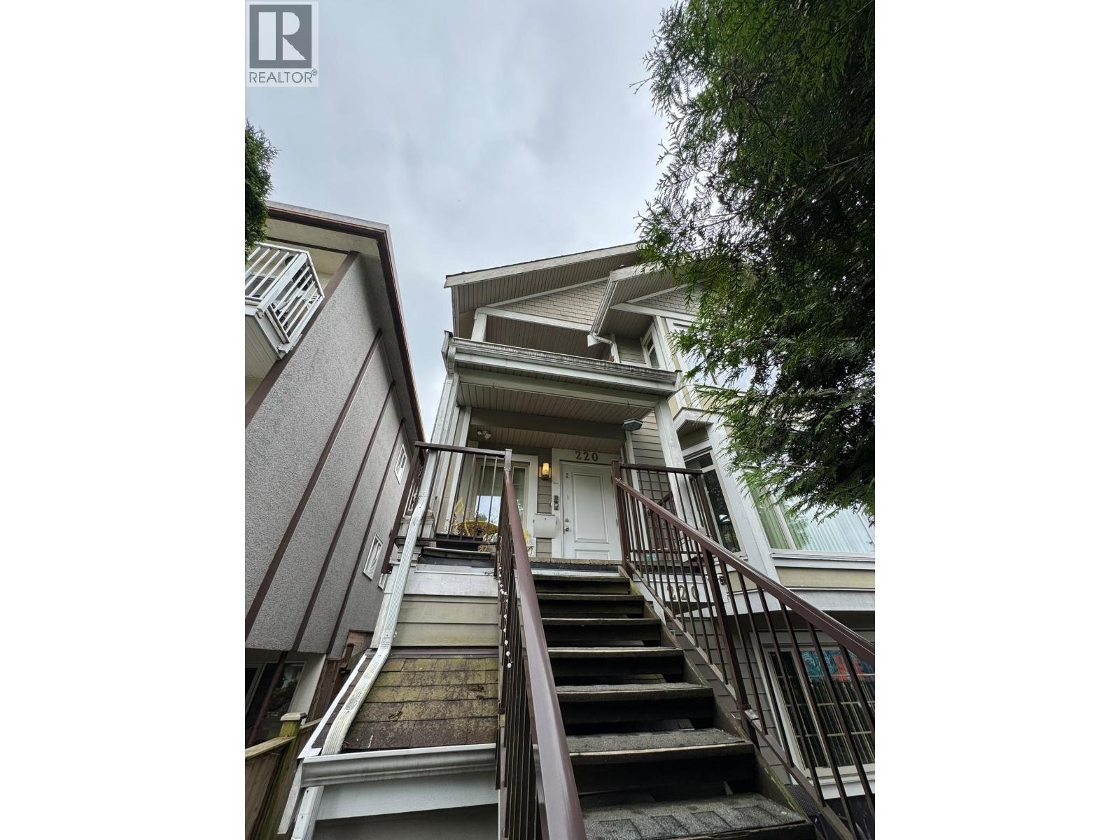 5 Bed, 2 Bath House for Sale in Vancouver – 220 E 15TH AVENUE, Vancouver – MLS# R3141637