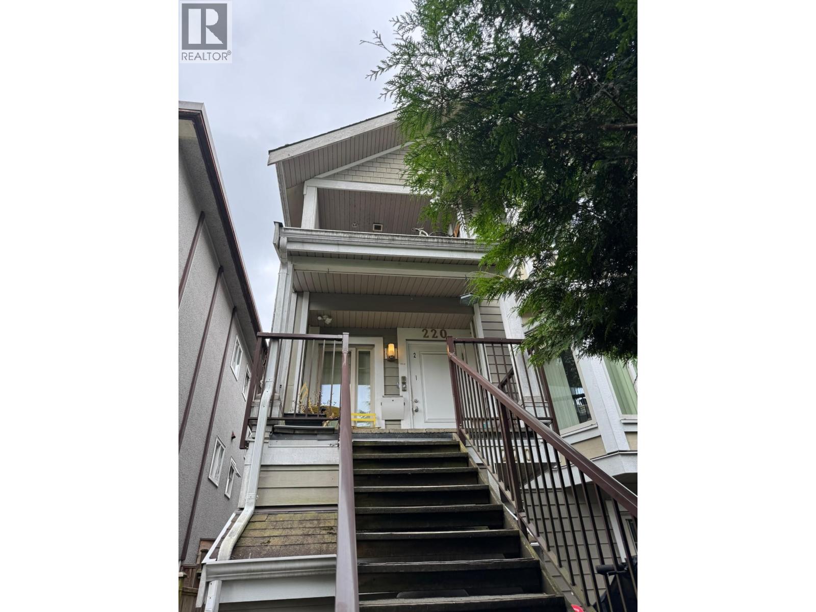 5 Bed, 2 Bath House for Sale in Vancouver – 220 E 15TH AVENUE, Vancouver – MLS# R3141637 - Image 2