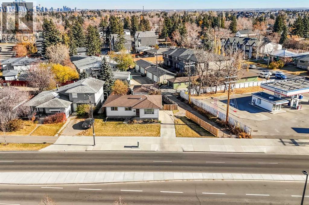 3452 37 Street SW - 25