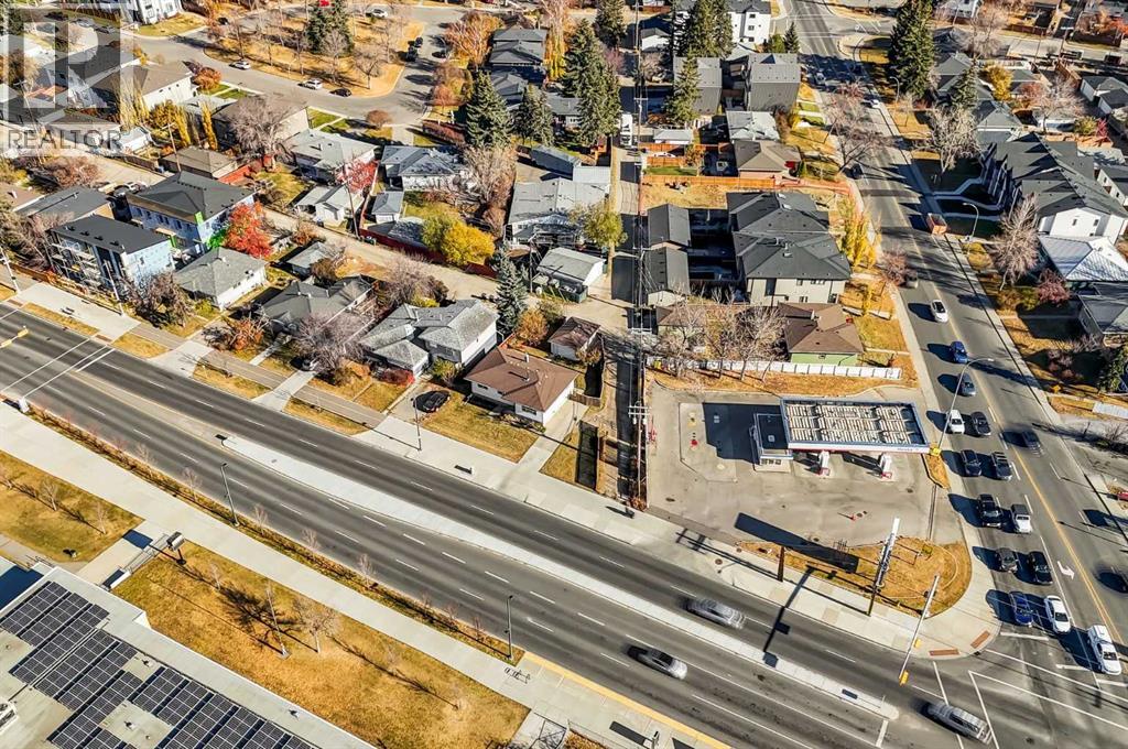 3452 37 Street SW - 24