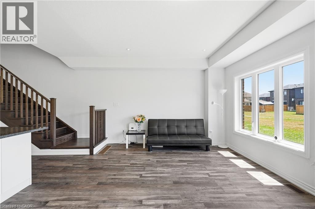 33 ADMIRAL Road - 12