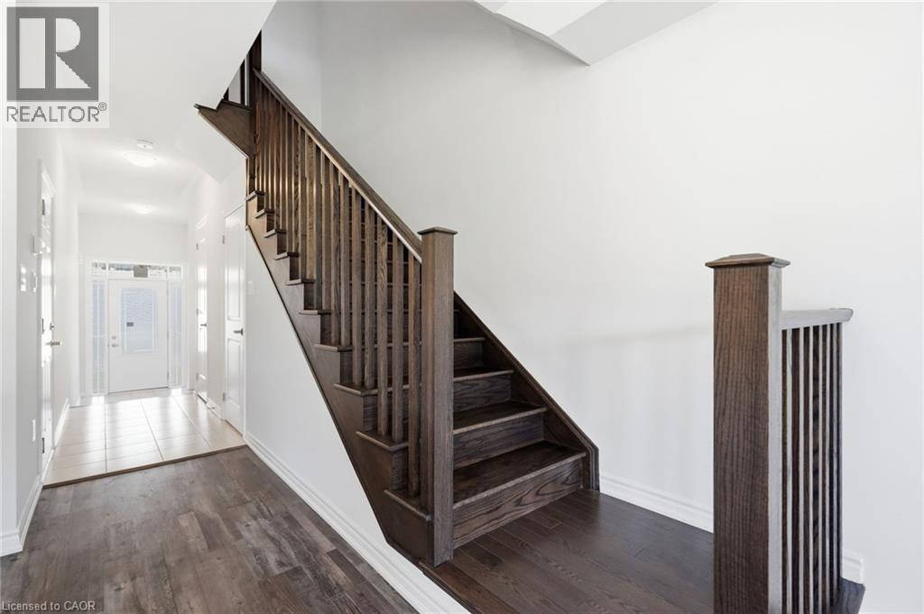33 ADMIRAL Road - 25