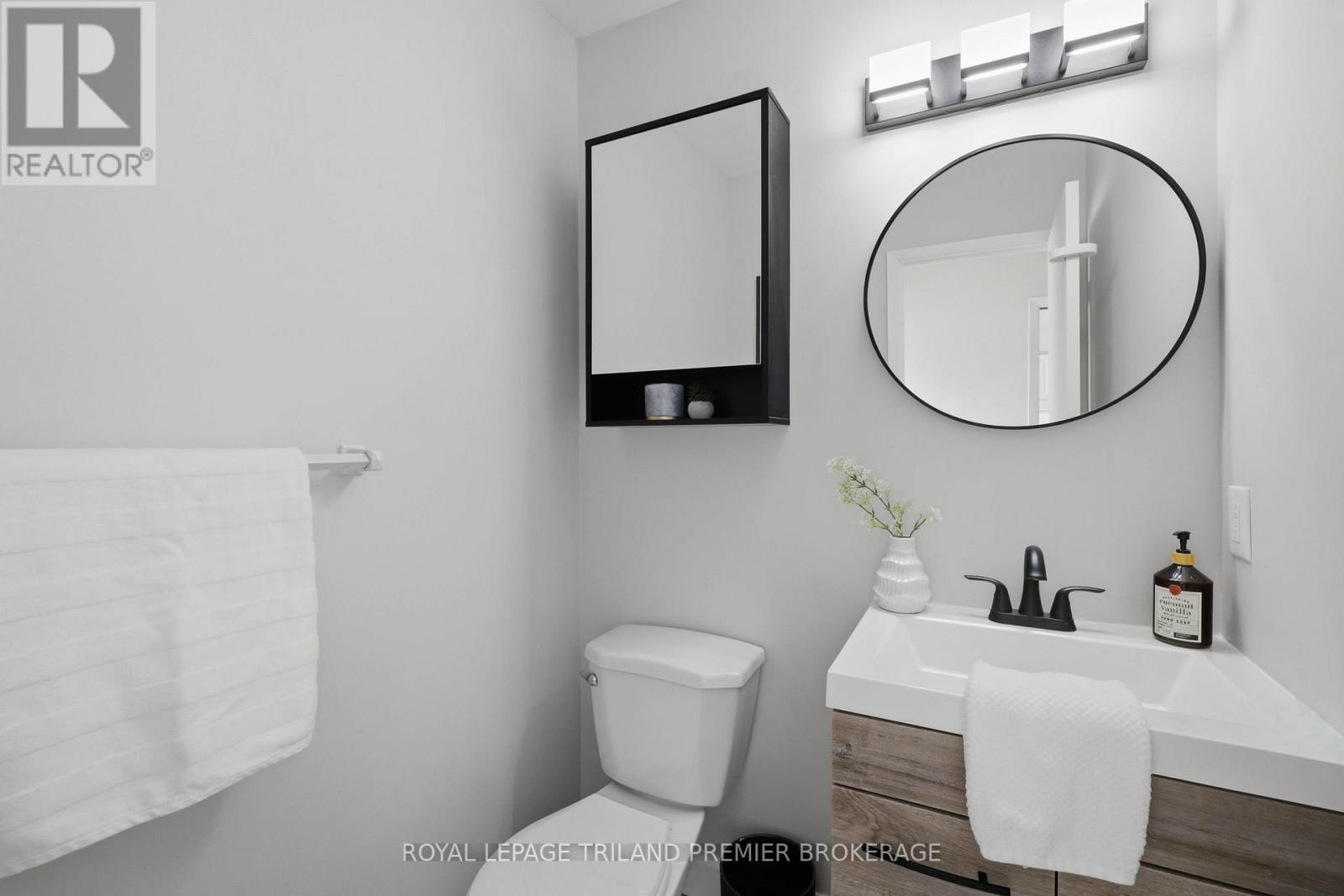 #4 135 BELMONT DRIVE - 16