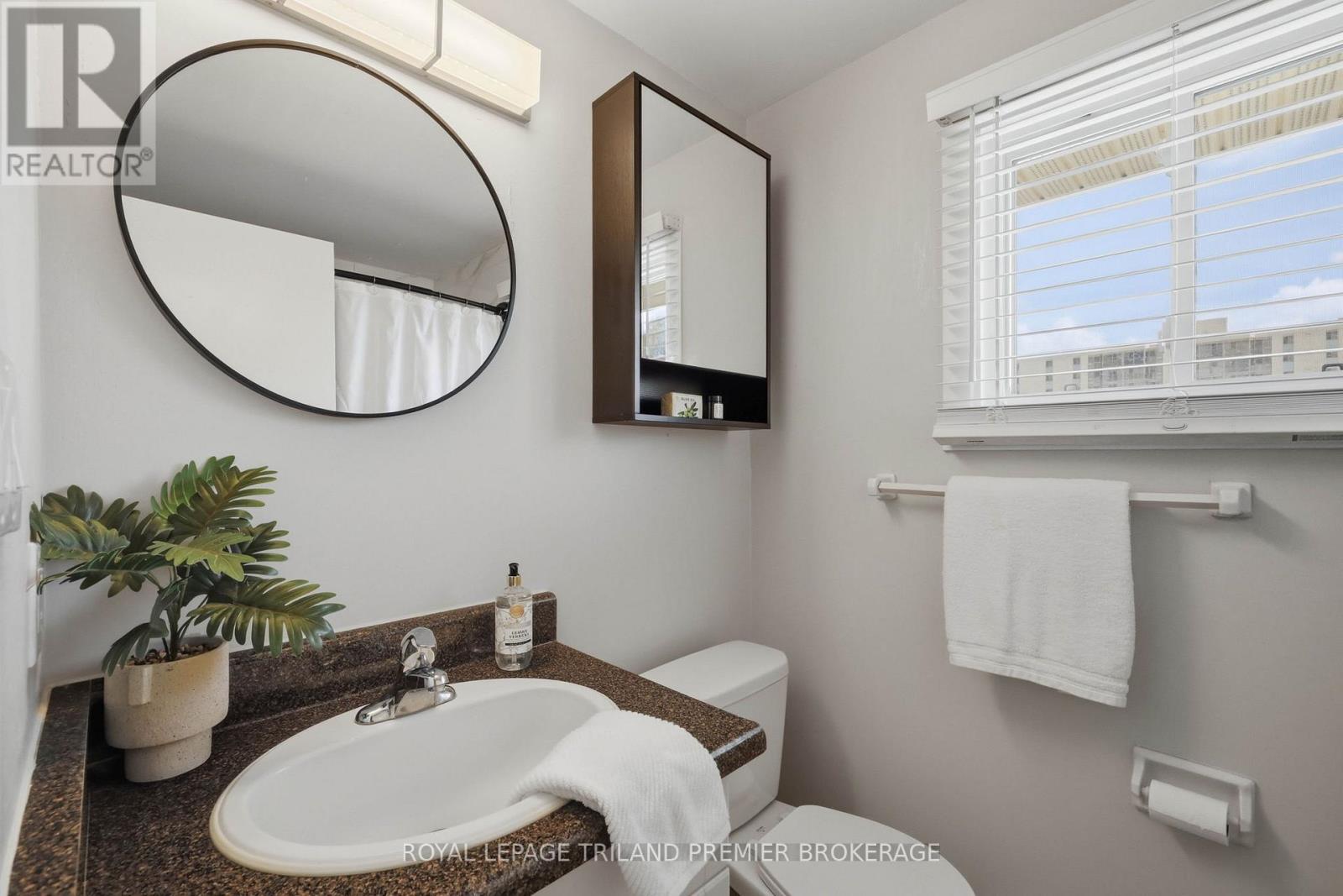 #4 135 BELMONT DRIVE - 20