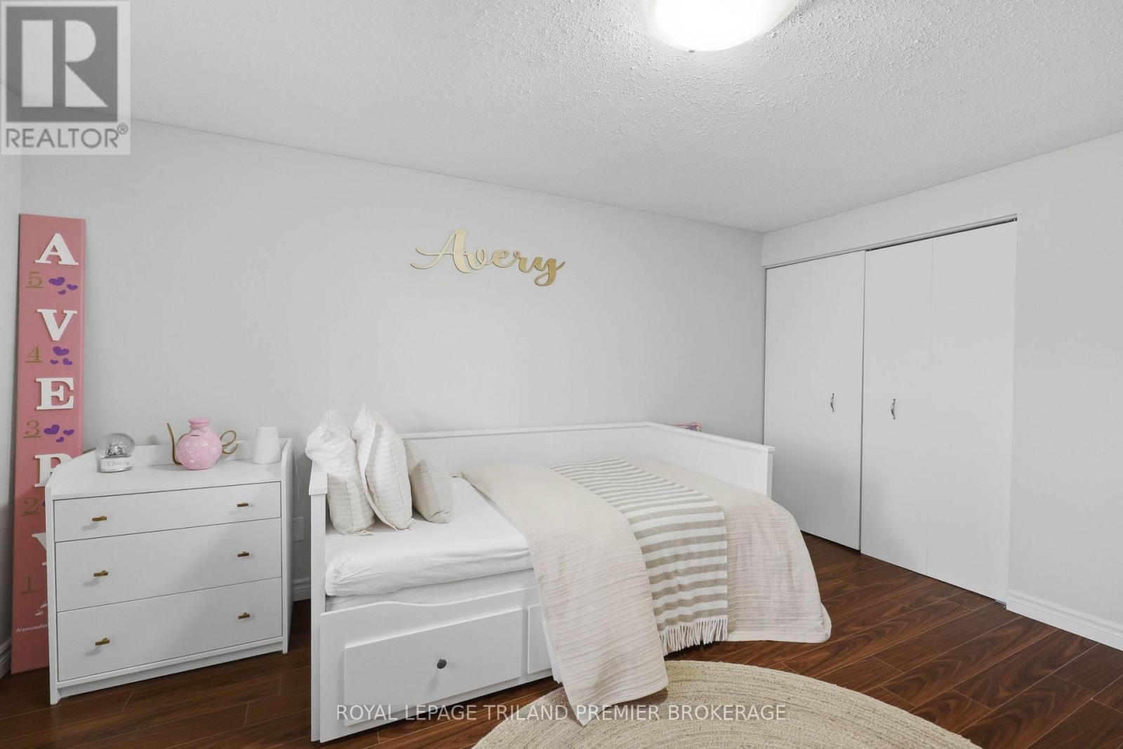 #4 135 BELMONT DRIVE - 23
