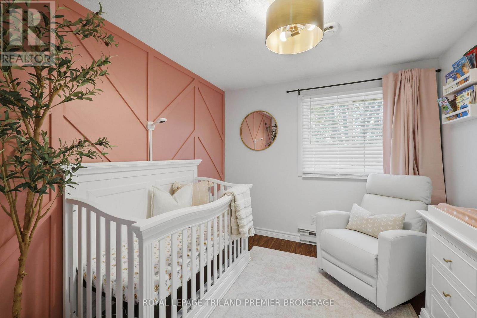 #4 135 BELMONT DRIVE - 24