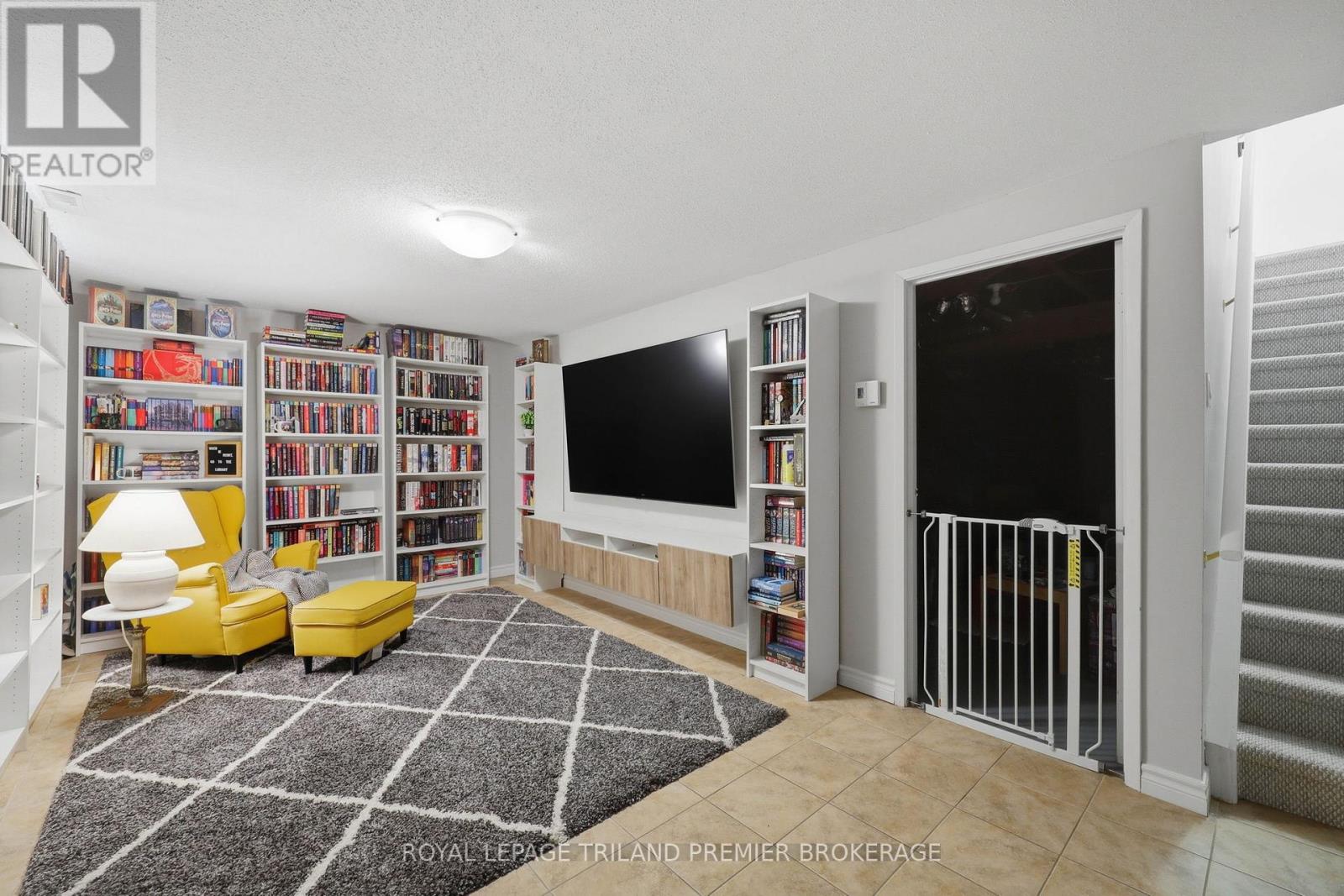 #4 135 BELMONT DRIVE - 26