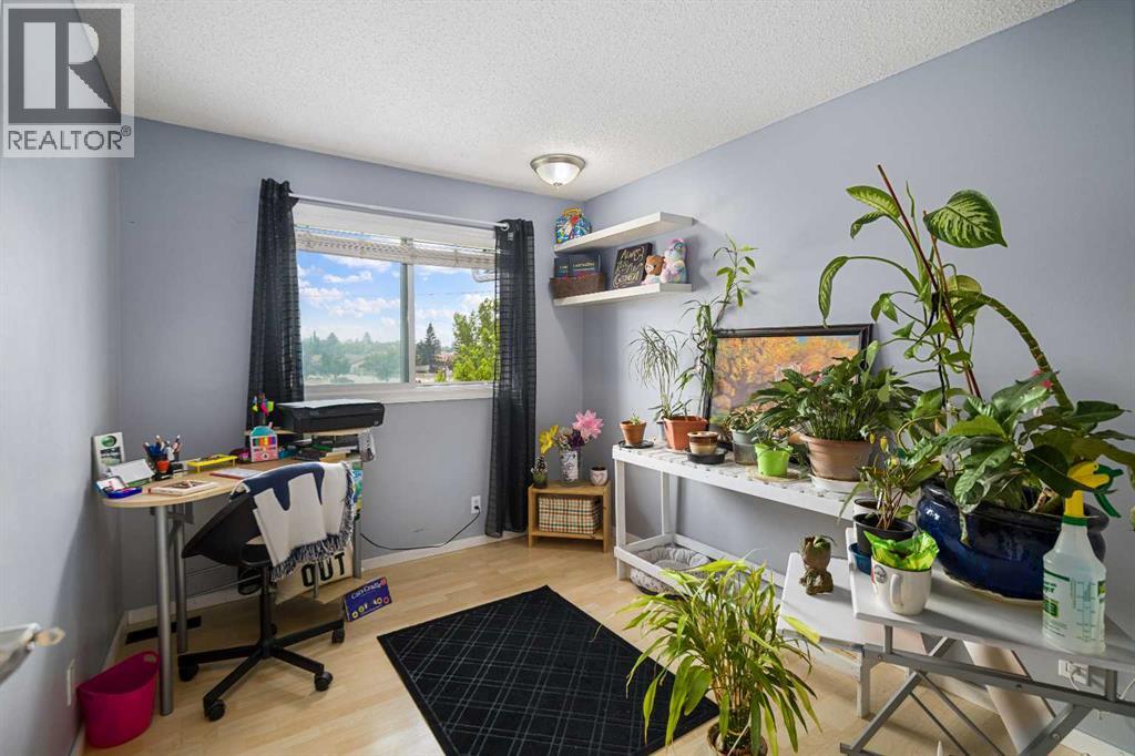#3 195 Manora Place NE - 13