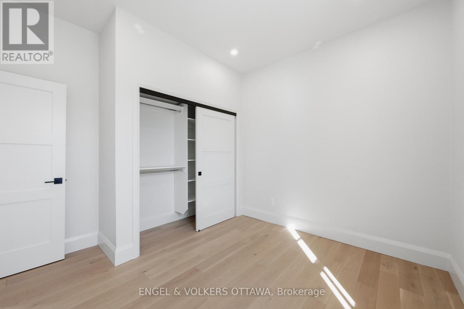 3 Bed, 3 Bath House for Sale in Ottawa – 71 THOMAS STREET, Ottawa – MLS# X13521562 - Image 31
