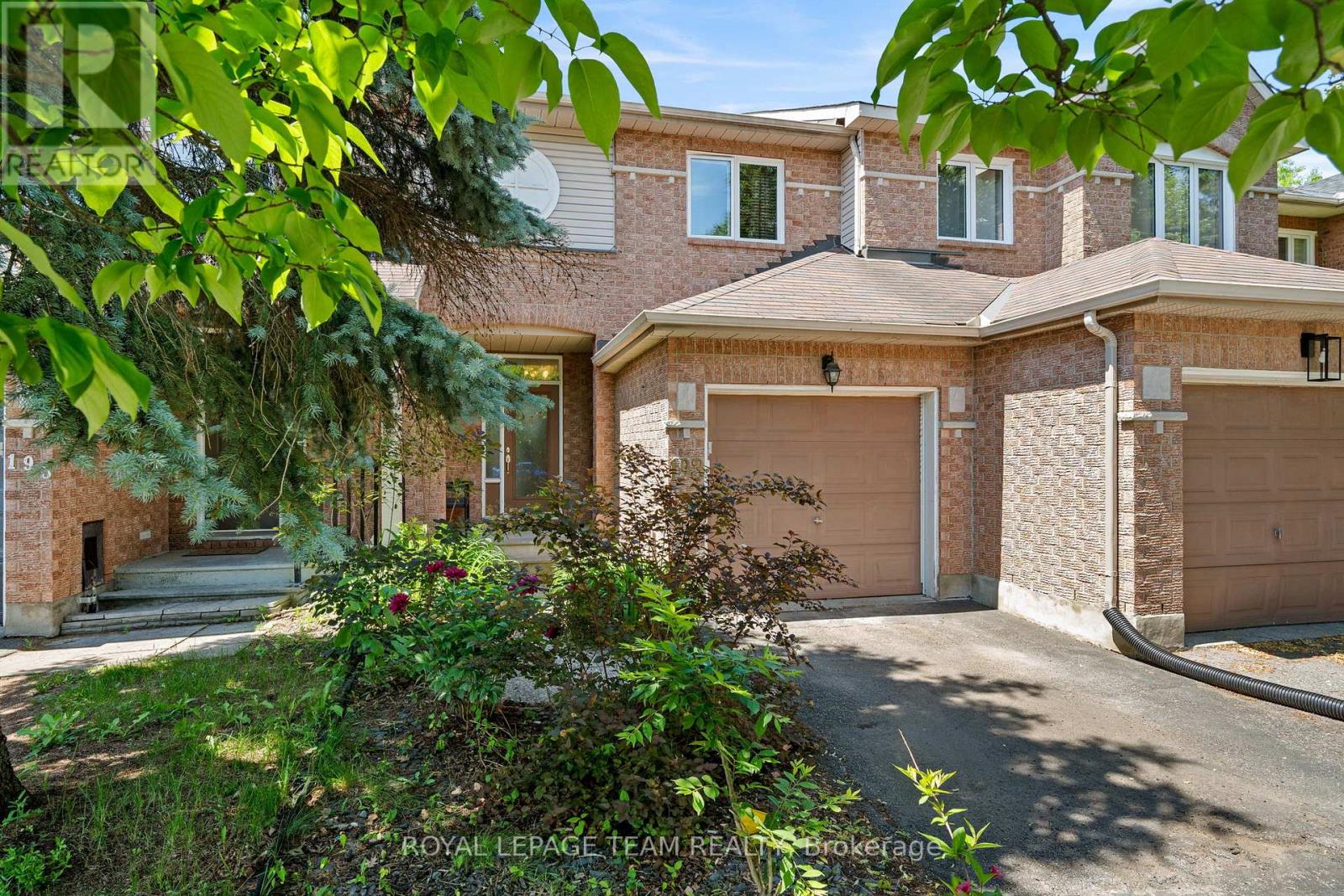 193 THORNBURY CRESCENT - 1