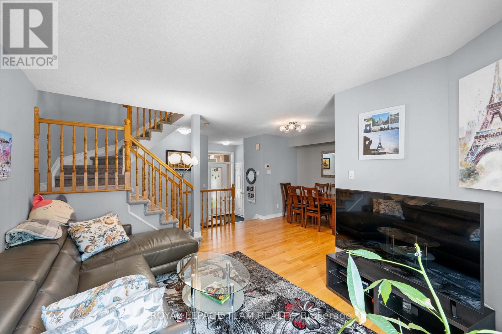 193 THORNBURY CRESCENT - 17