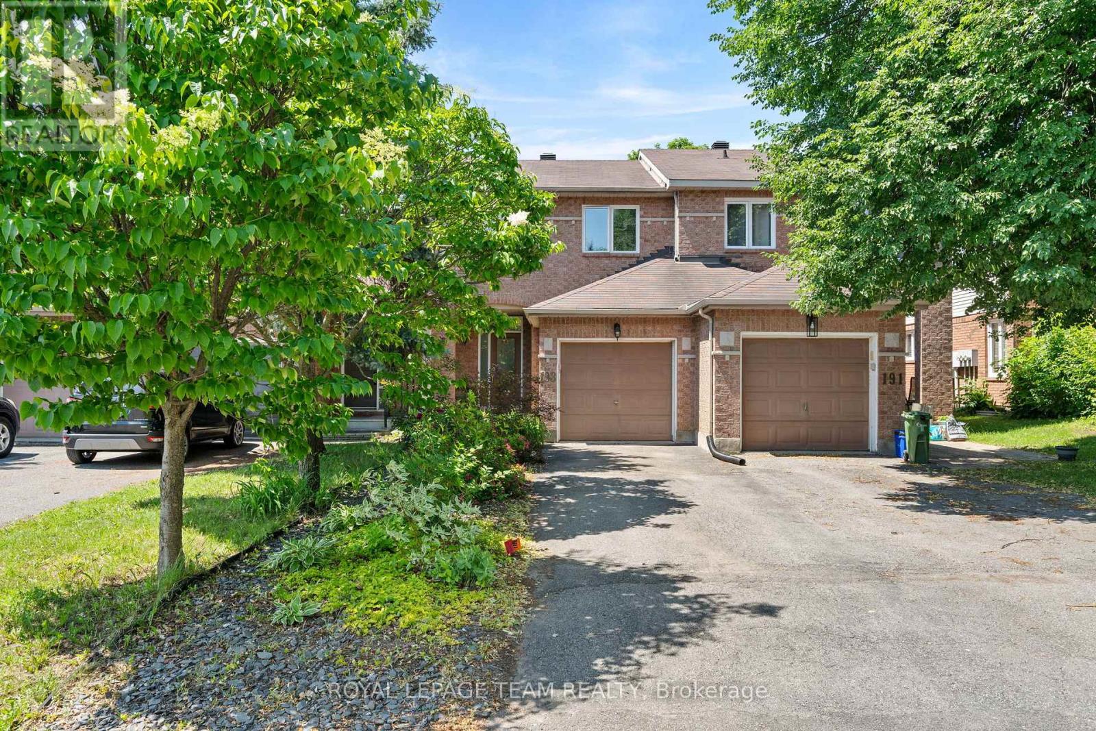 193 THORNBURY CRESCENT - 2
