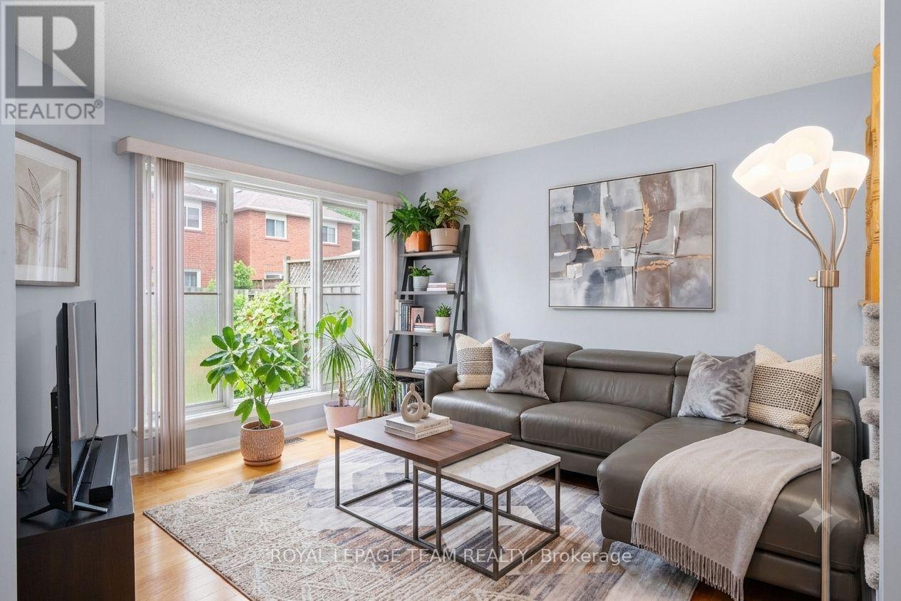 193 THORNBURY CRESCENT - 20