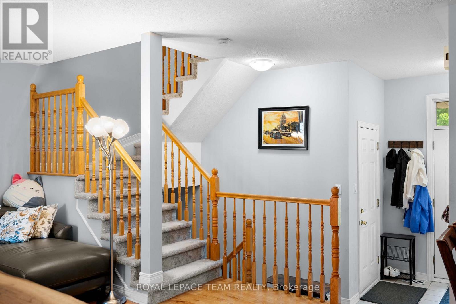 193 THORNBURY CRESCENT - 21