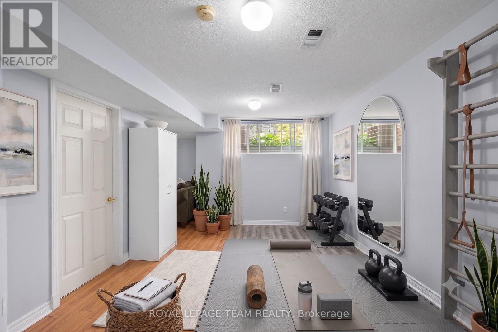 193 THORNBURY CRESCENT - 30