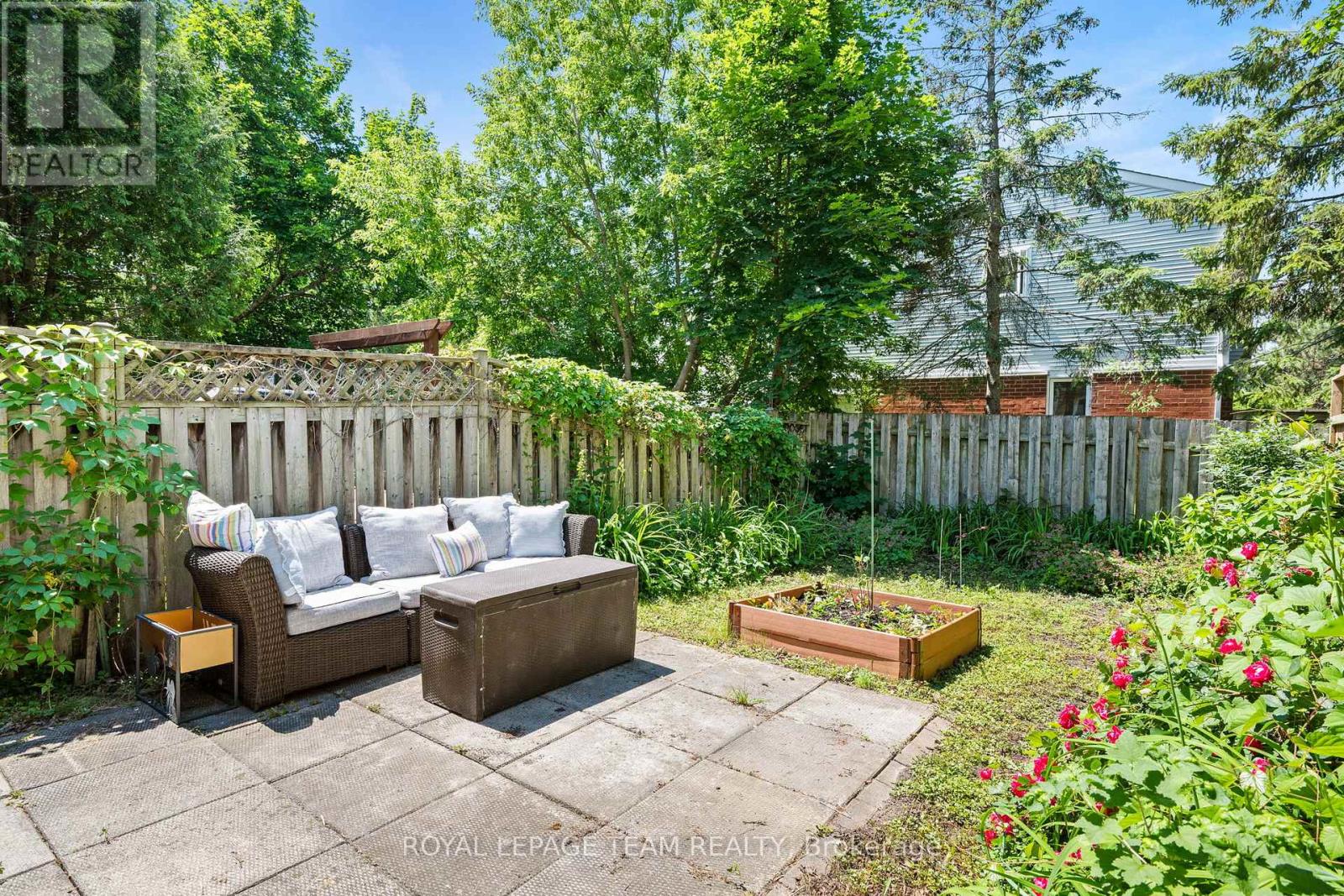 193 THORNBURY CRESCENT - 32