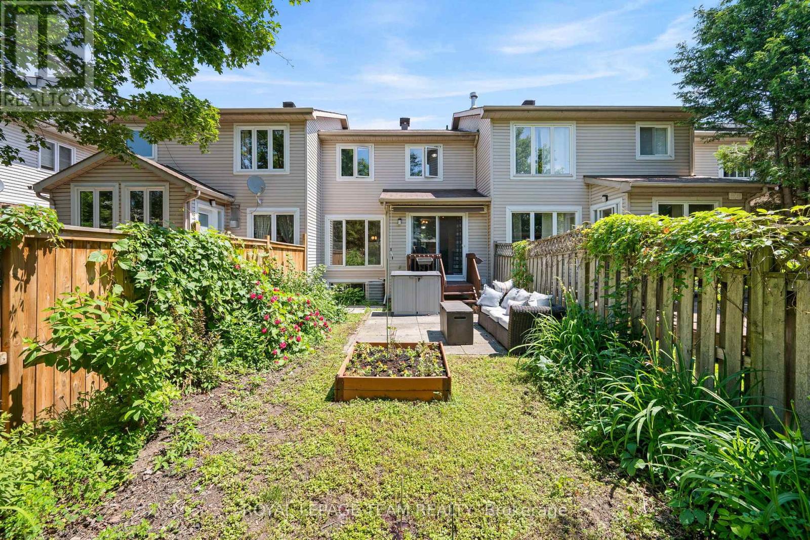 193 THORNBURY CRESCENT - 33
