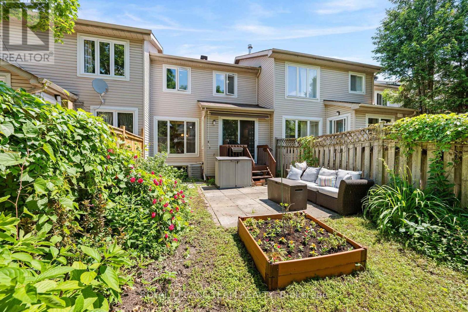 193 THORNBURY CRESCENT - 34