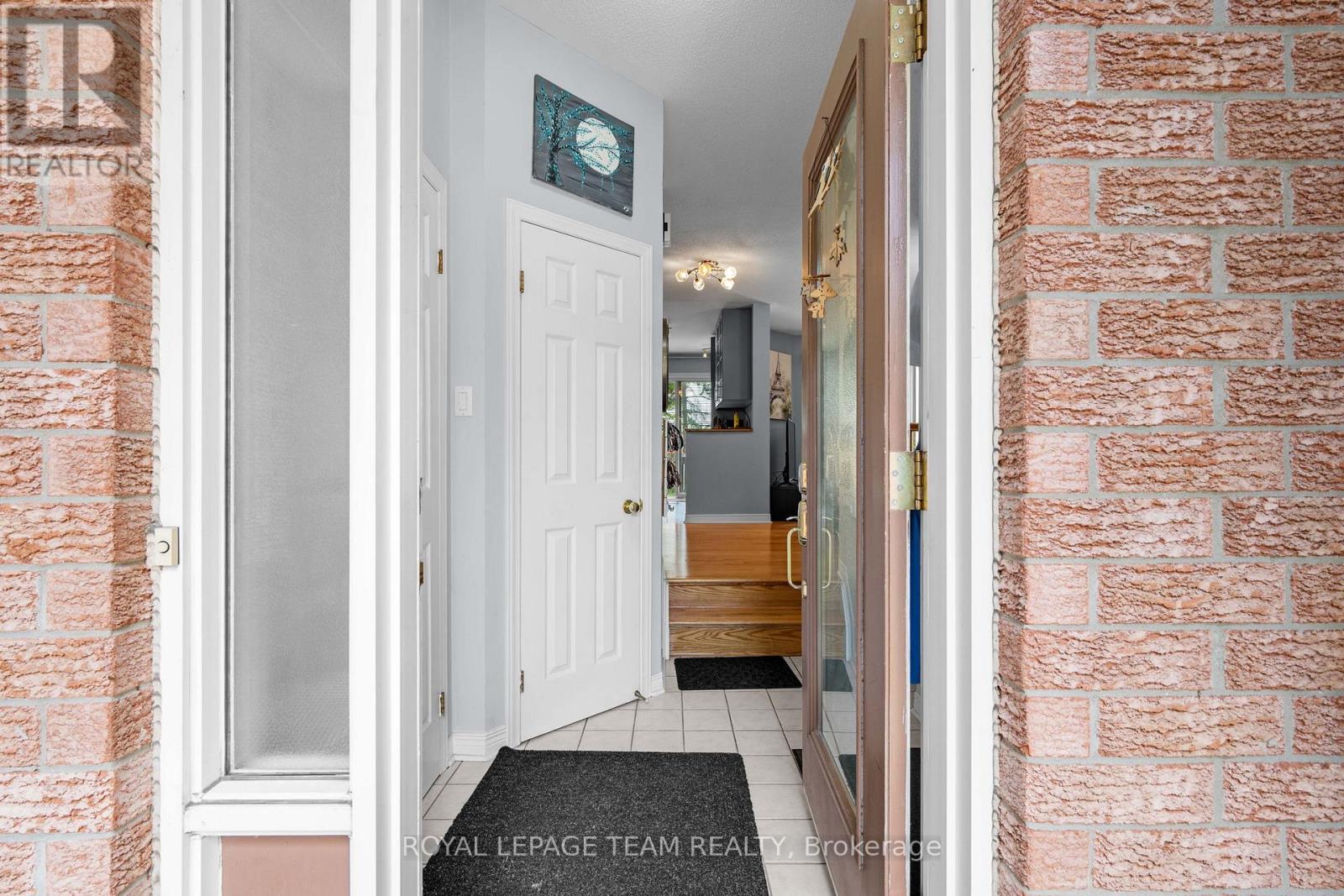 193 THORNBURY CRESCENT - 5