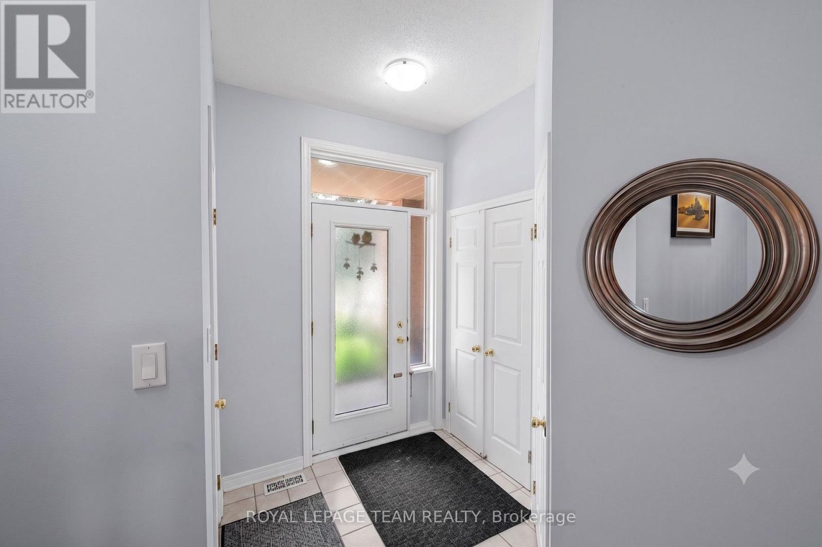 193 THORNBURY CRESCENT - 6