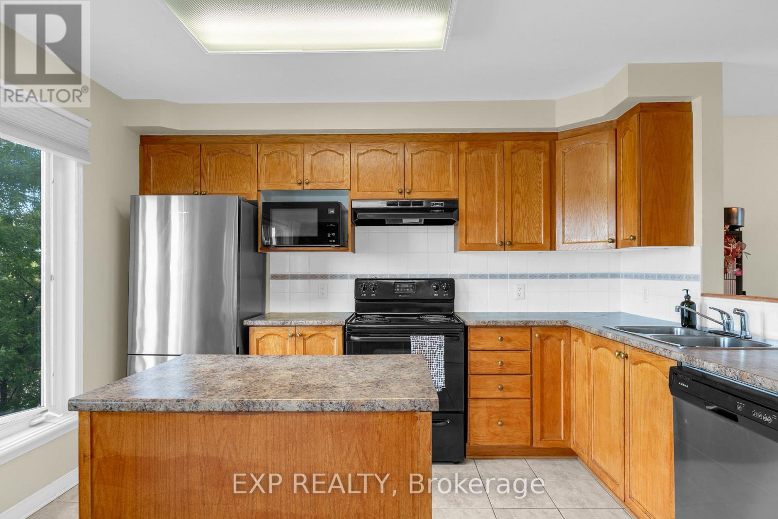 555 REARDON PRIVATE - 21