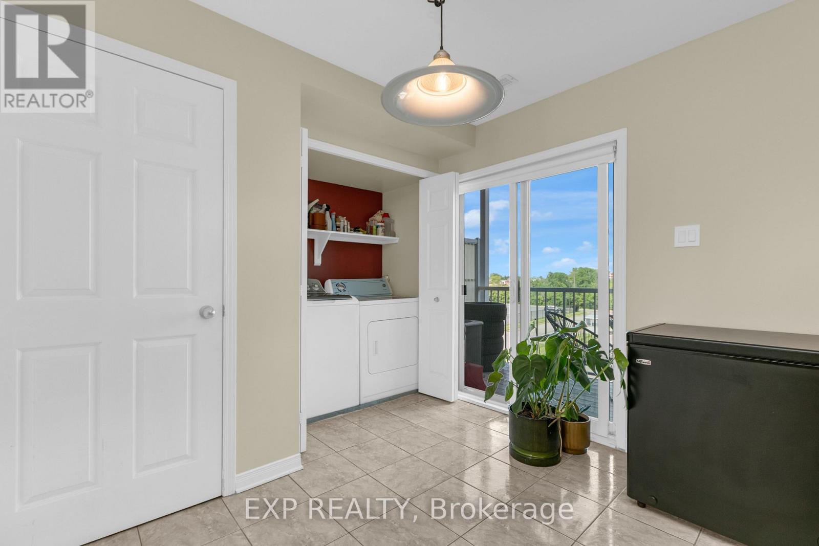 555 REARDON PRIVATE - 24