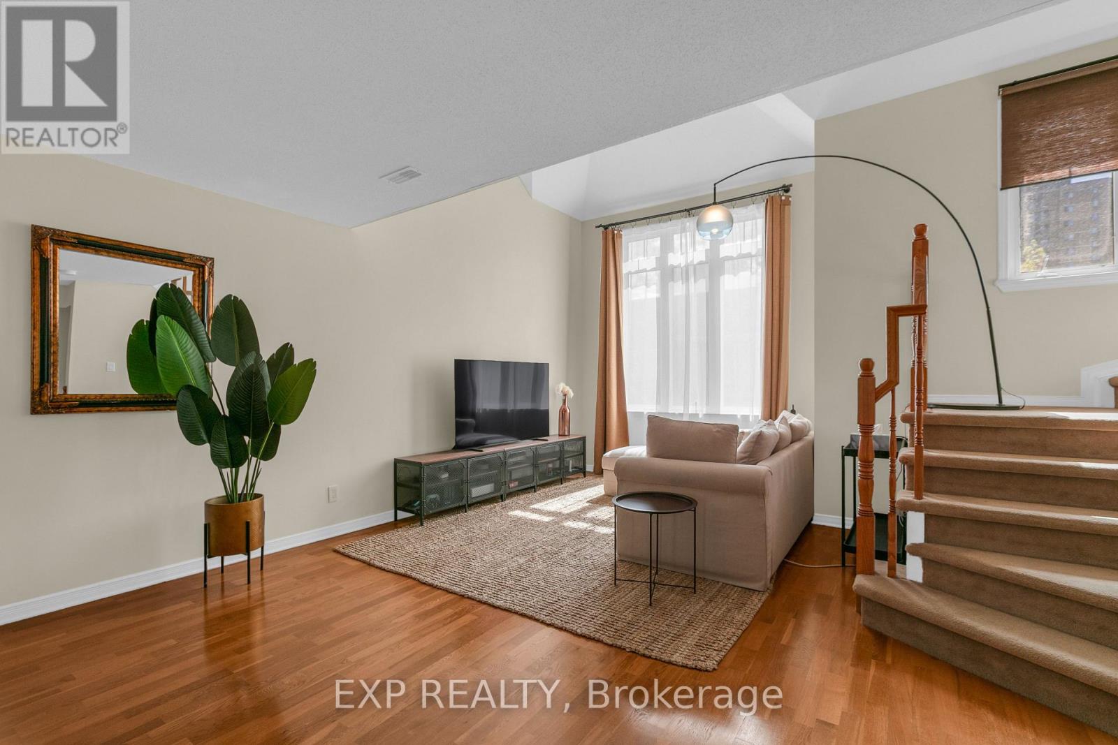 555 REARDON PRIVATE - 8