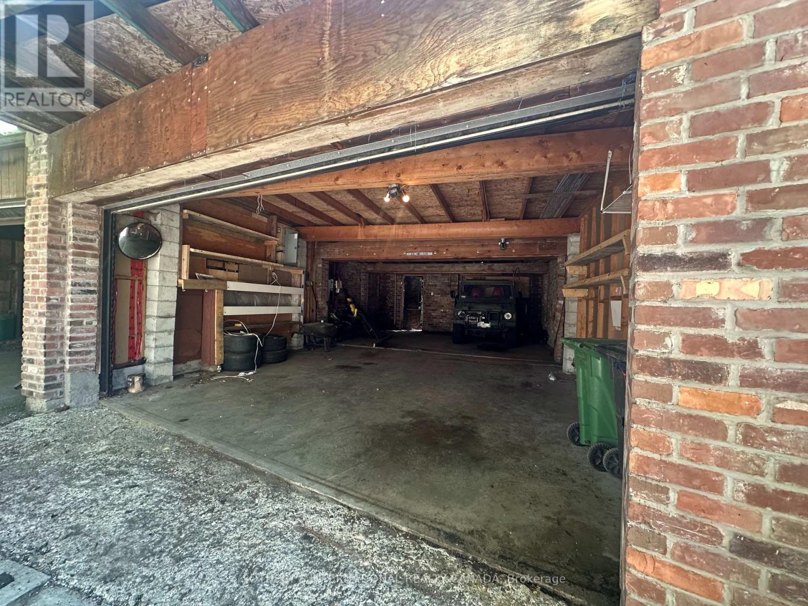 278 AVENUE ROAD - 2