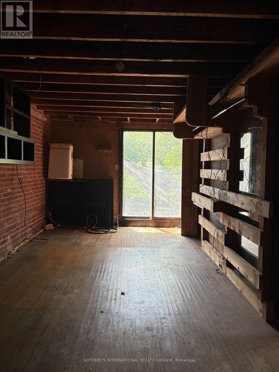 278 AVENUE ROAD - 4