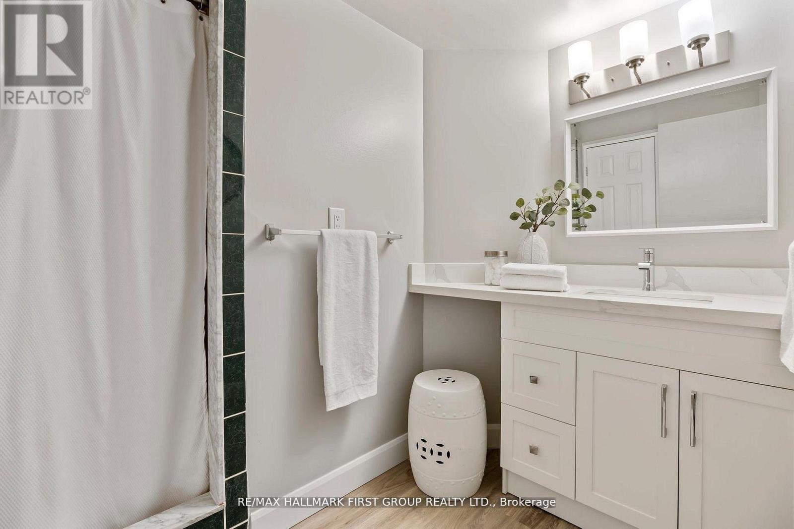 #1109 2 WESTNEY ROAD N - 31