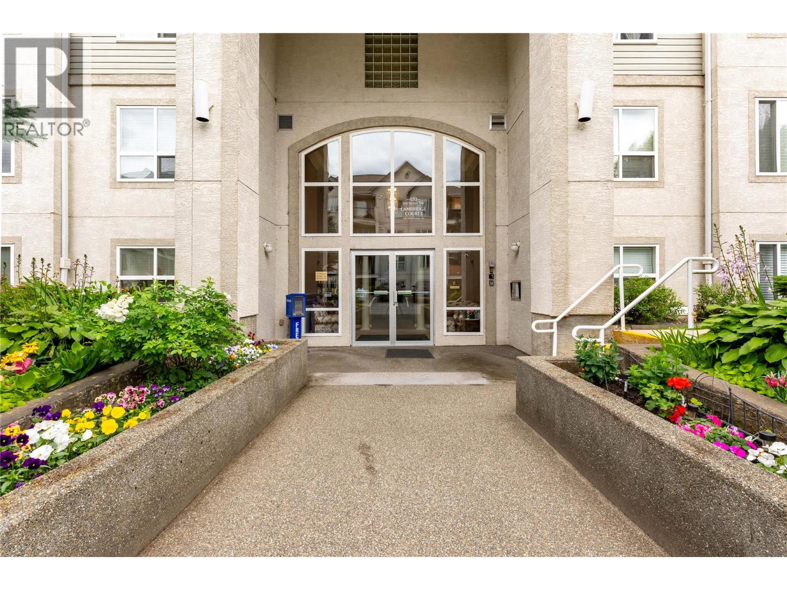 #211 650 3 Street SW - 31