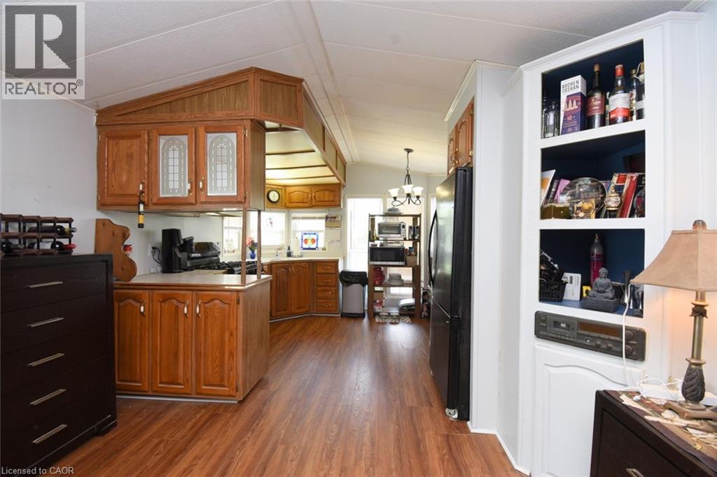 #41 2490 GOVERNORS Road - 16