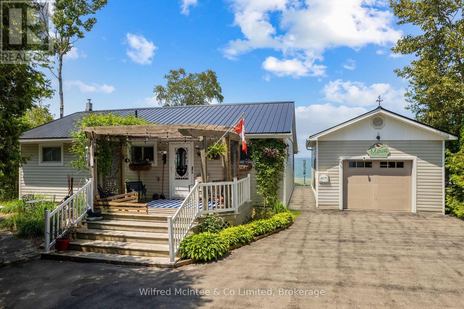 509 BRUCE ROAD 13 - 1