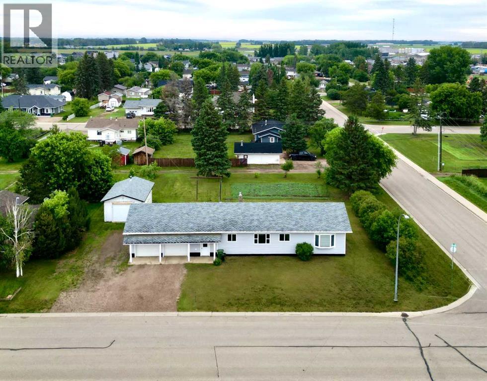 10202 99 Ave - 1