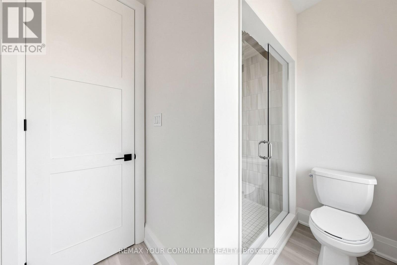 33 LORRAIN HAND CRESCENT - 23