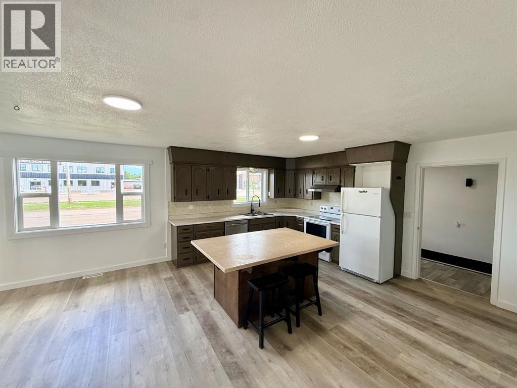 10202 99 Ave - 24
