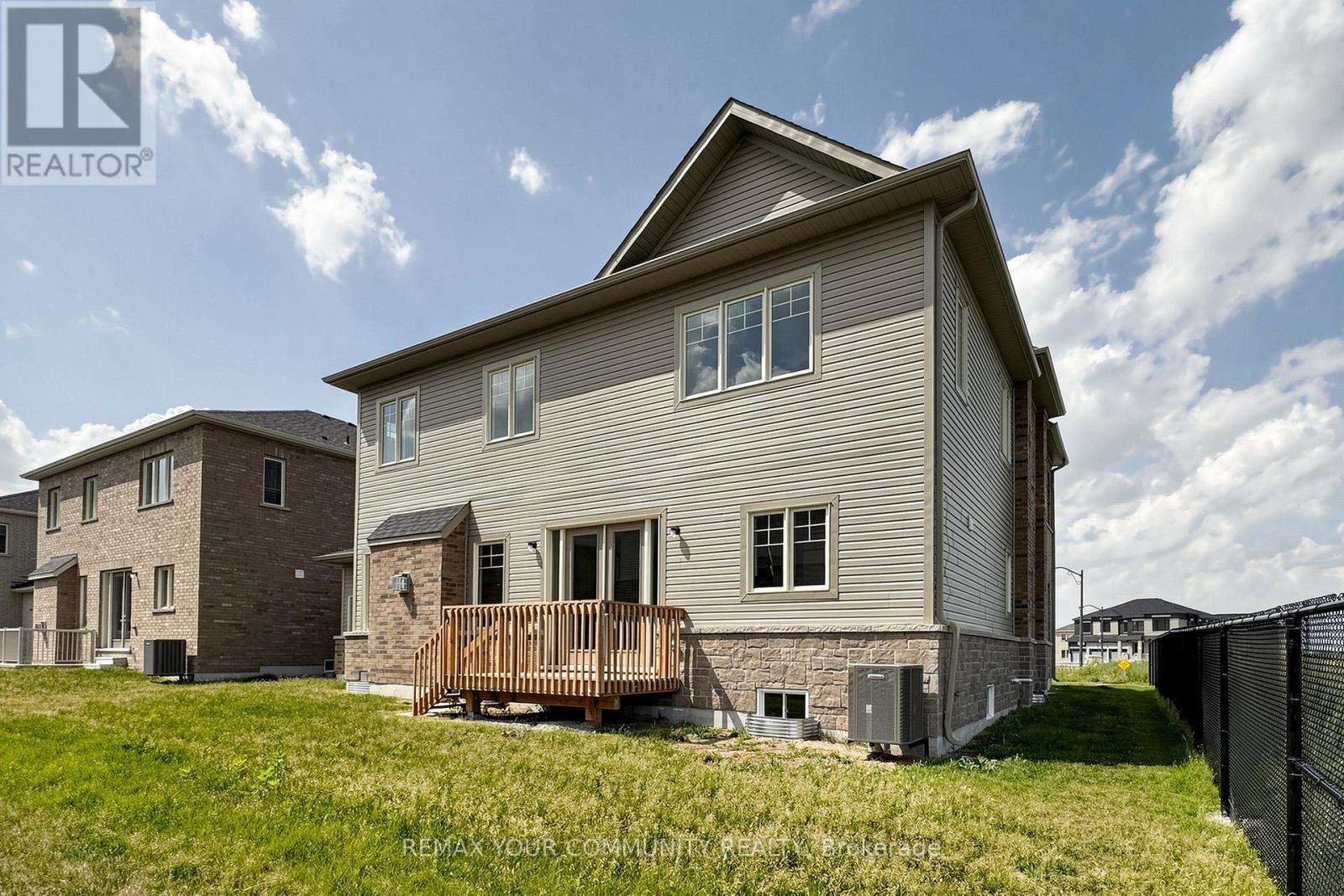 33 LORRAIN HAND CRESCENT - 29