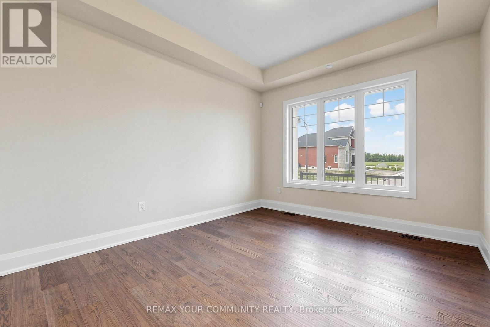 33 LORRAIN HAND CRESCENT - 6